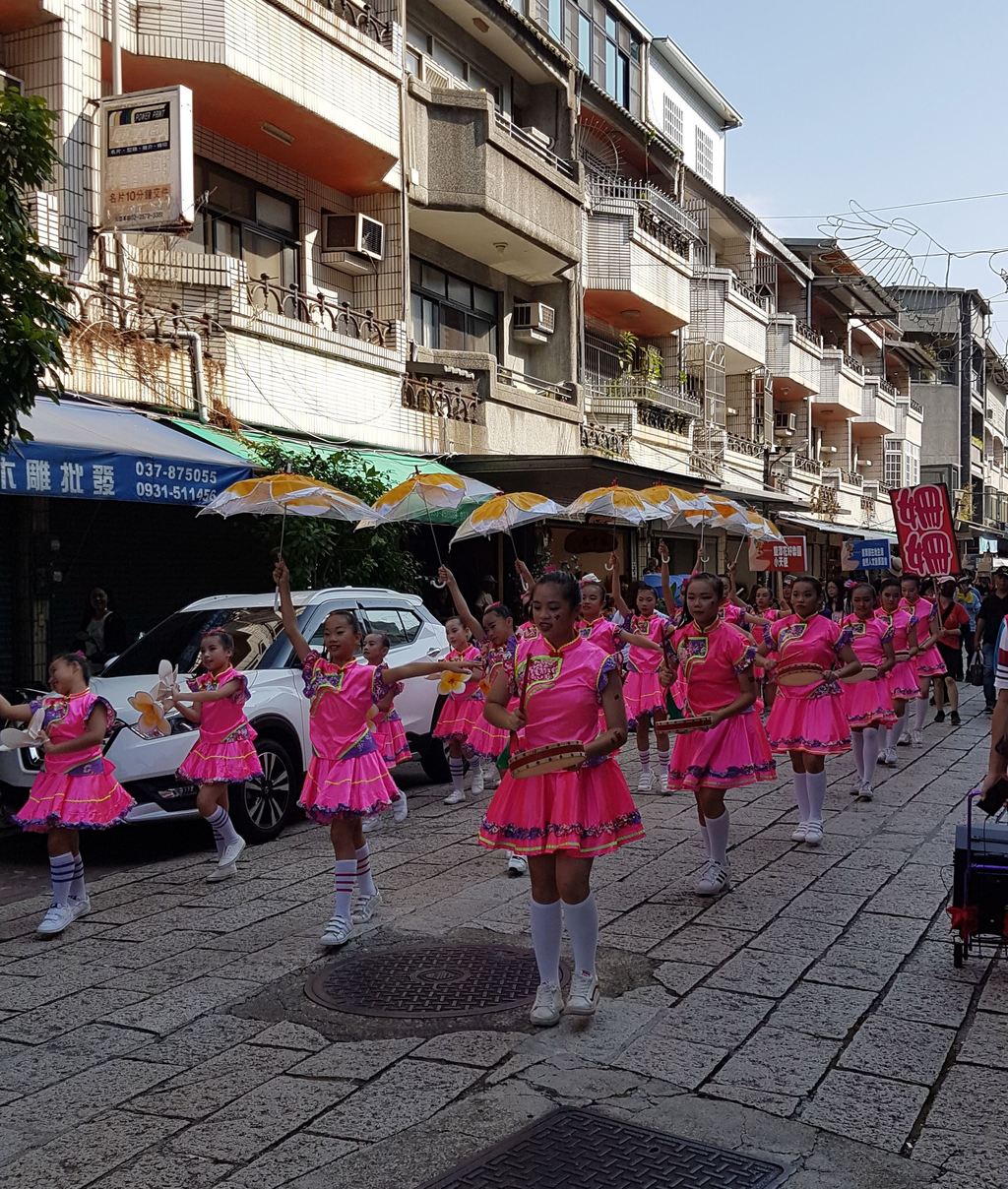 由臺灣藝術館至木雕博物館的熱鬧踩街活動