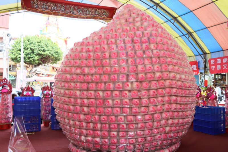 巨型壽桃獻壽
