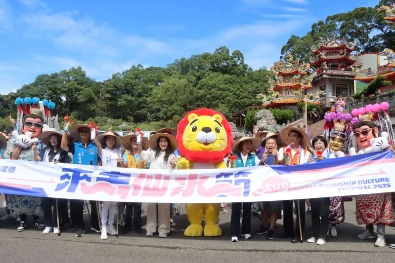 苗栗縣獅潭鄉「仙水節」今天在仙山靈洞宮登場，並串連新店老街在下午各項熱鬧登場。