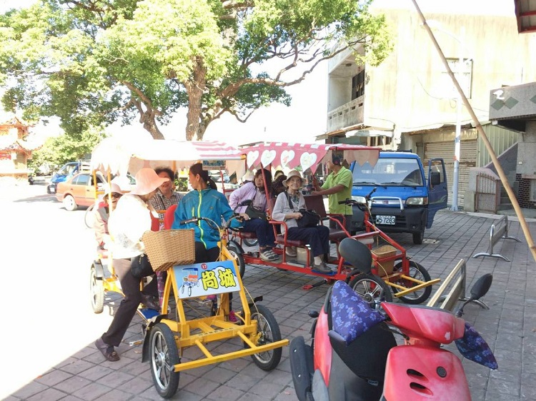 「低碳生活嘻遊記」小旅行一起到三湖社區體驗農事電動車之旅。