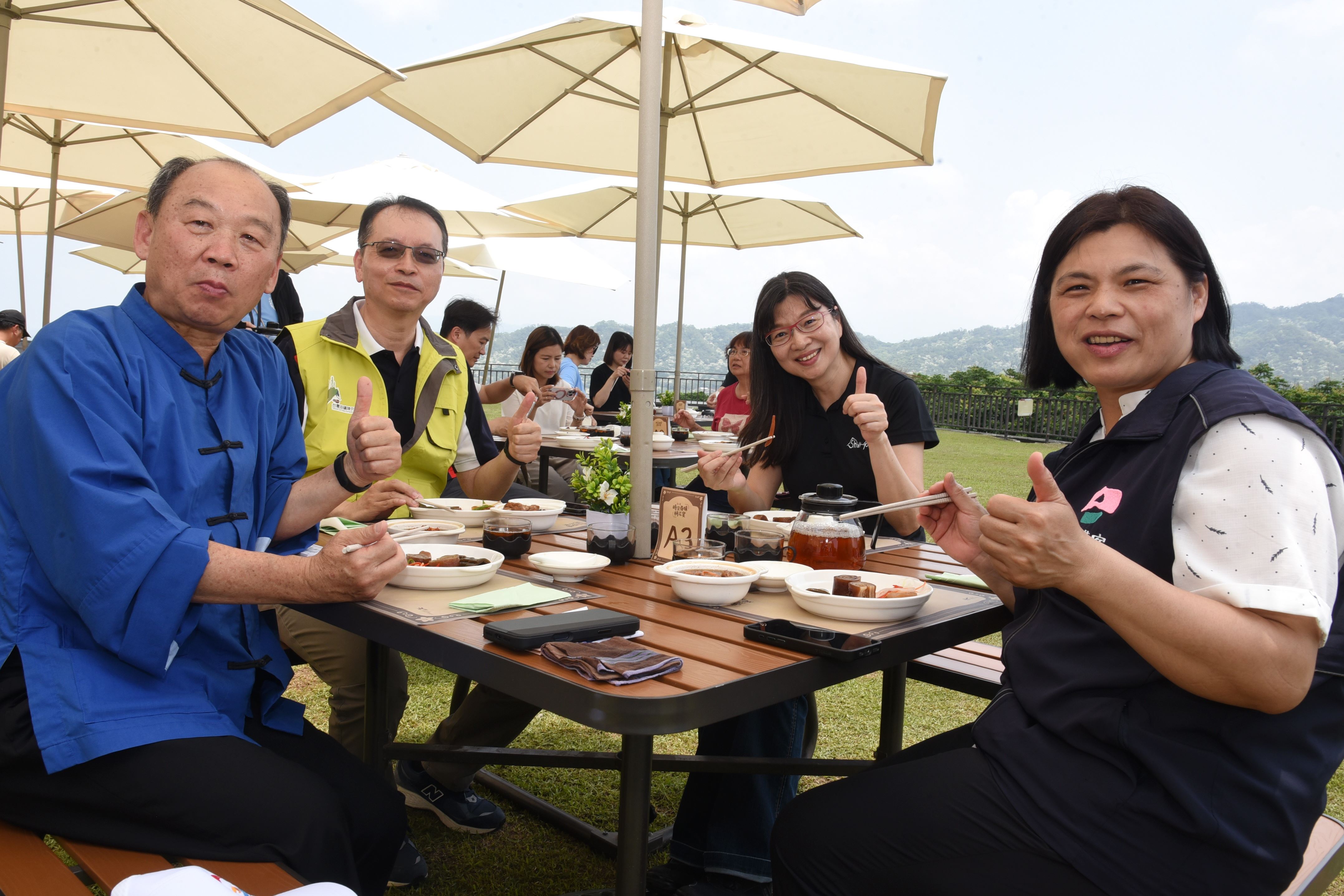 來賓穿越時空品嘗桐花宴