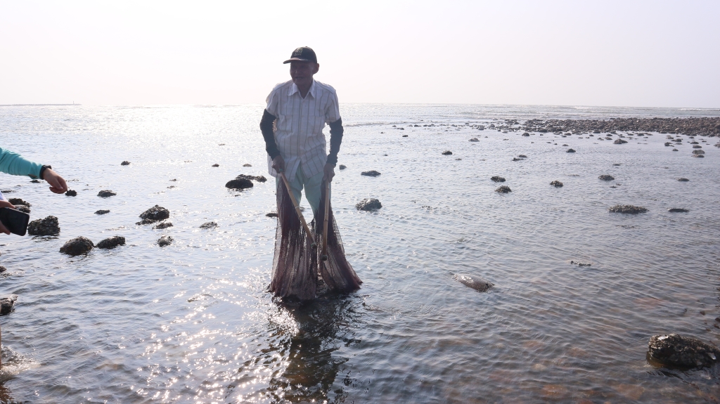 revive the local fishing industry and pass down traditional fishing methods revive the local fishing industry and pass down traditional fishing methods