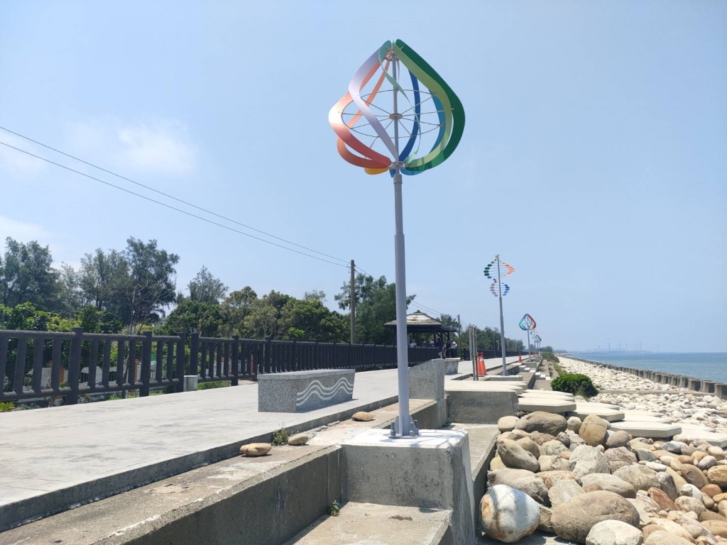 為民眾的休閒觀光打造「觀落日，戲海風」海岸線景觀廊帶