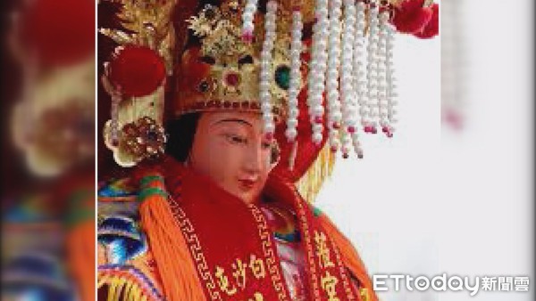 白沙屯媽祖徒步往北港進香，8日凌晨1時20分起駕，報名人數約達5萬人，創下歷史新高。