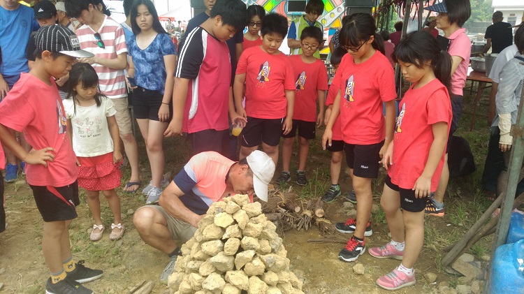 福寧社區焢窯活動讓大家品嘗在地優質農特產｢番薯」以及在地特色料理。