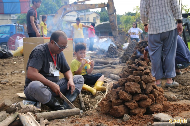 福寧社區的番薯遠近馳名，協會也於農事體驗安排親子最愛的焢窯活動。