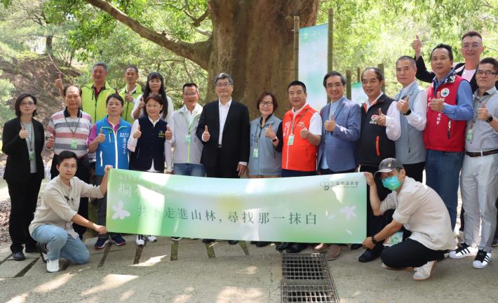 The 2023 Tung Blossom Festival Kicks Off with Blessings at an Earth God Shrine