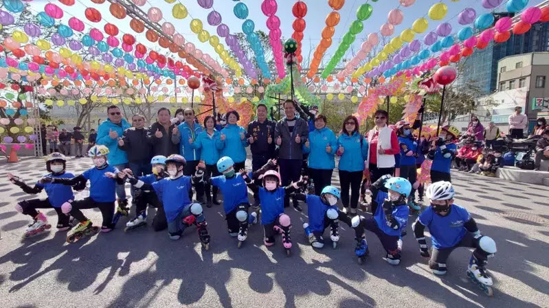 苗栗𪹚龍辦理「細偶仔迎龍趣」活動，學童體驗迎龍打街拜年