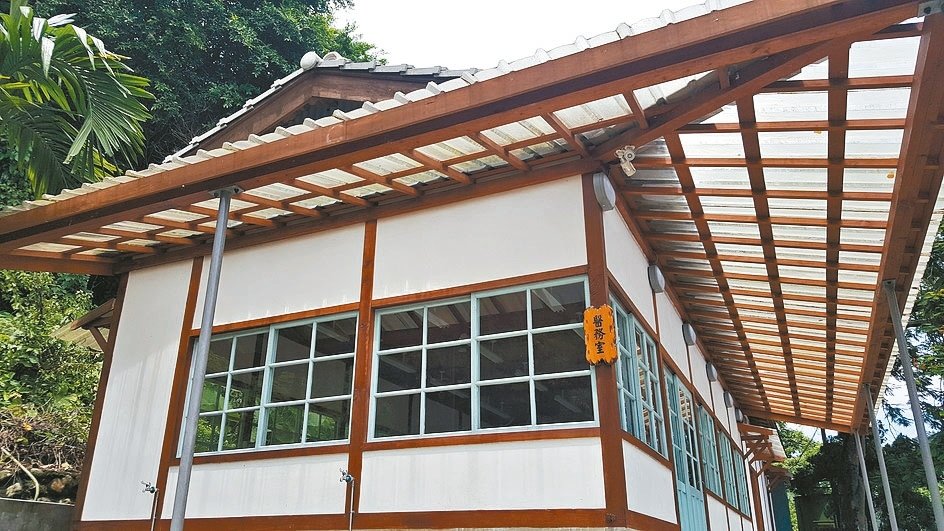 The old mining facilities including cable cars, as well as workers’ dormitories, are precious legacy