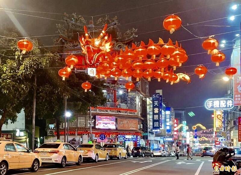 苗栗市南苗三角公園的「龍耀苗栗」