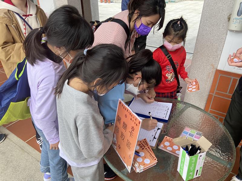 規劃在英才書院的趣味闖關也非常有趣，讓全民大小朋友可以一起同樂