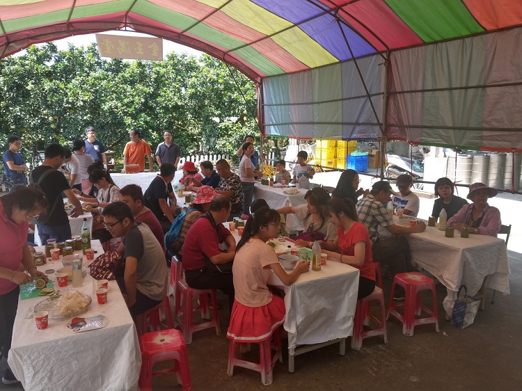 農村小旅行來到龍洞體驗檸檬醋DIY。