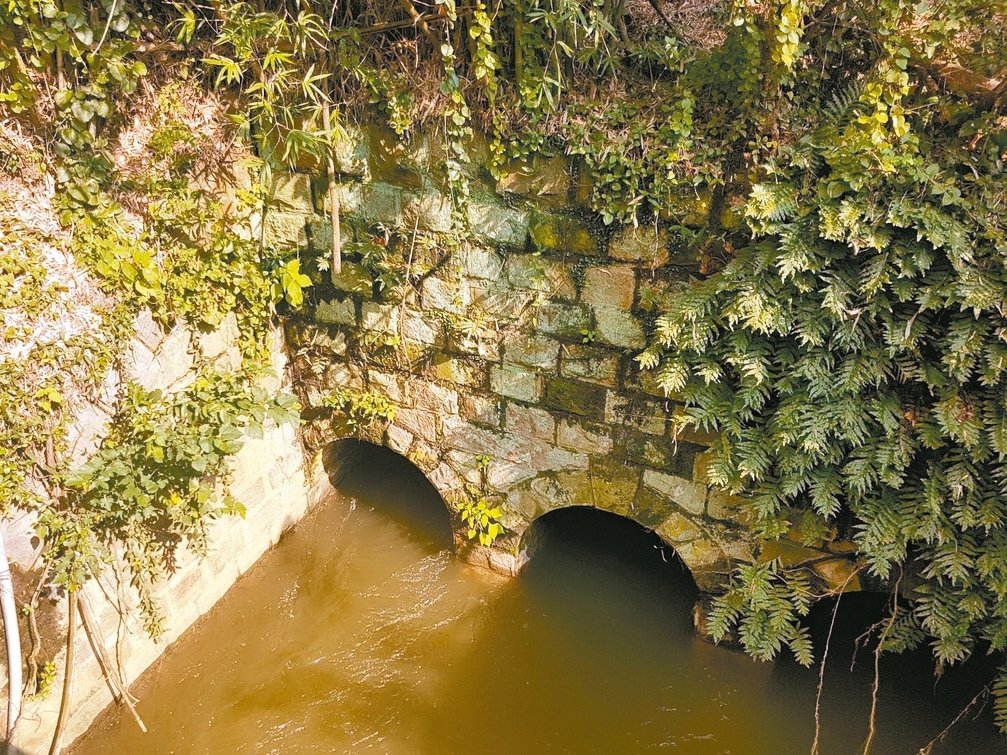 苗栗県の古跡に指定された「苑裡圳旧水門」。