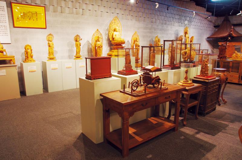 荒木藝術中心 展示木雕區