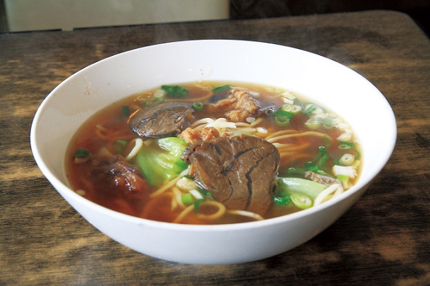 Tomato beef noodles